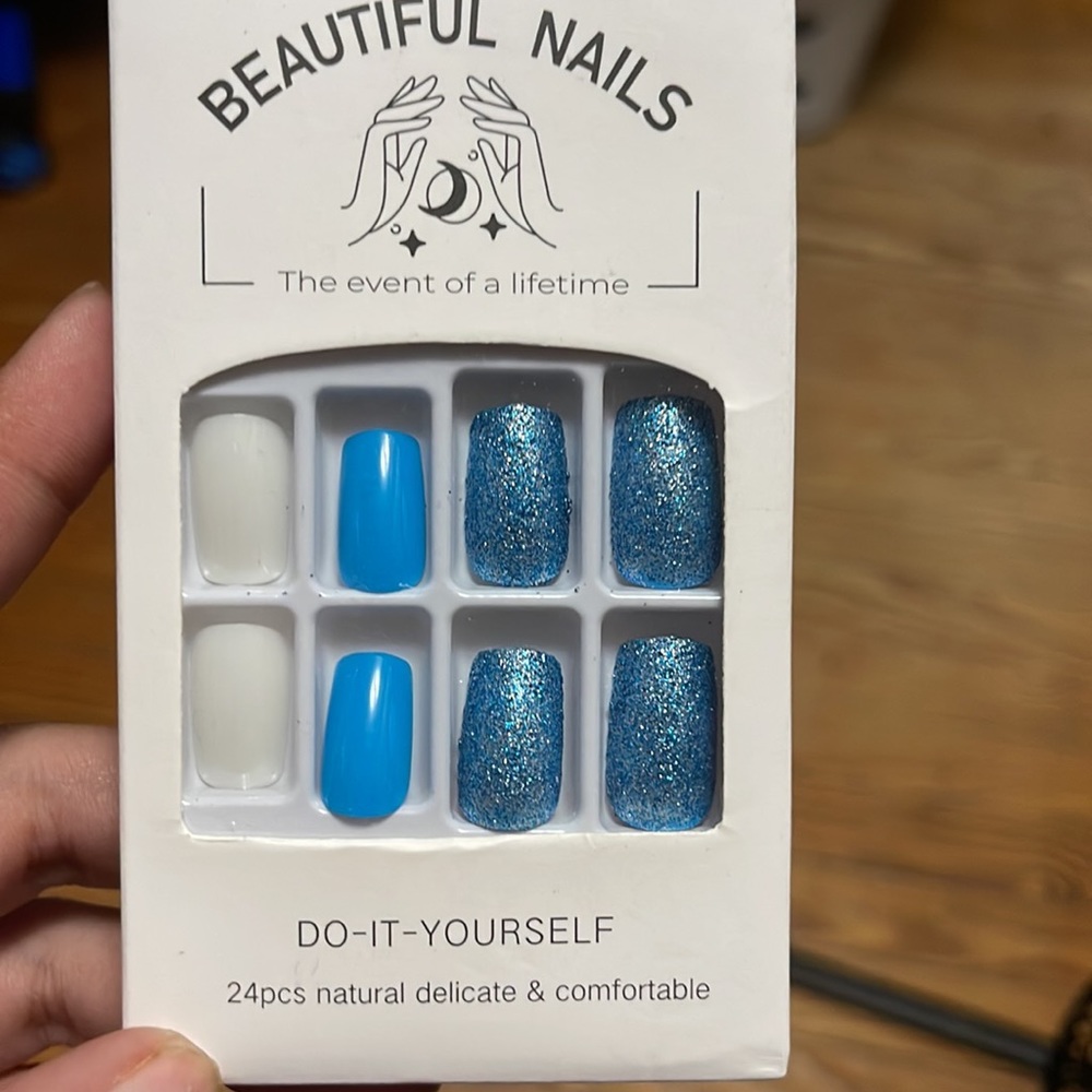 Nails - Picture 2 of 6